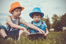 V srpnu já i kamarádi listujeme v knihách rádi